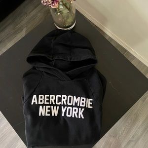 Abercrombie & Fitch hoodie. ✨
